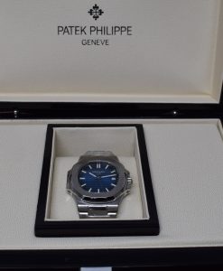 Alternative view of Patek Philippe replica nautilus 5711 blue dial