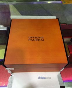 Alternative view of Panerai replica scatola box cofanetto portaorologi completo booklet service