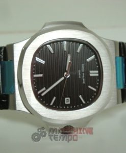 patek philippe replica nautilus blak dial skeletron acciaio strip leather orologio imitazione