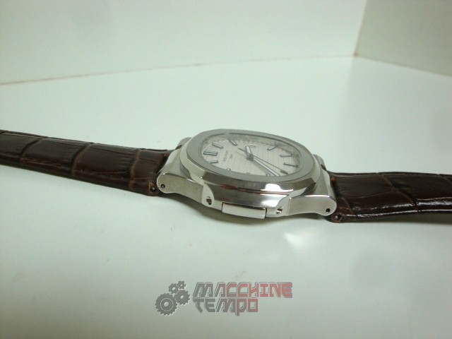 patek philippe replica nautilus white dial skeletron acciaio strip leather orologio imitazione - immagine 3