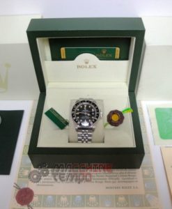 Alternative view of rolex replica vintage GMT master II 1675 black bezel jubilèè plexi glass