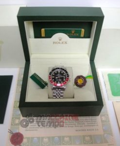 Alternative view of rolex replica vintage GMT master II 1675 rosso nero jubilèè plexi glass