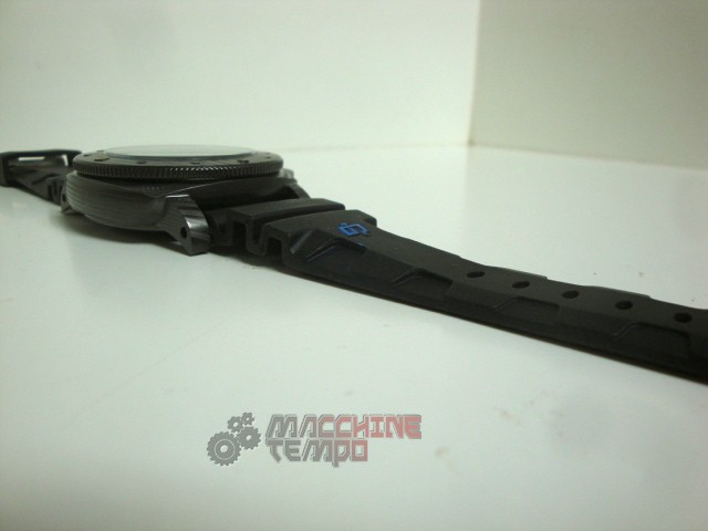 Panerai replica luminor submersible 1950 carbotech 3 days automatic 47mm PAM00616 imitazione copia - immagine 4