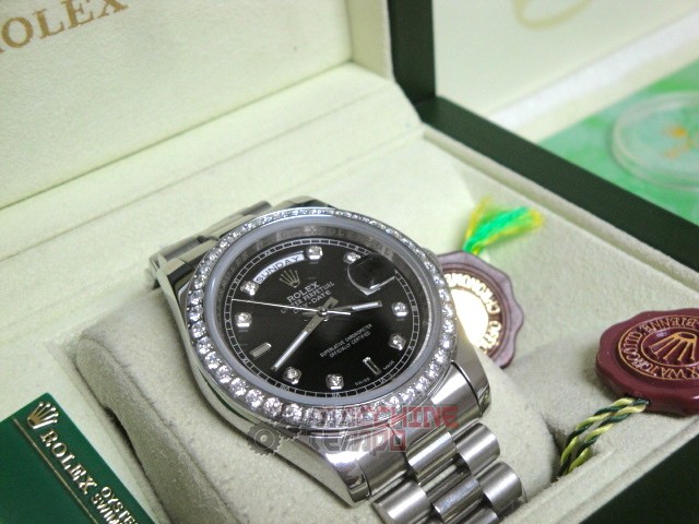 rolex replica daydate ll platinum white gold black dial brillantini bezel orologio replica copia imitazione - immagine 5