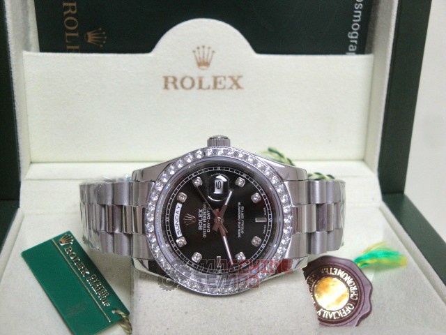 rolex replica daydate ll platinum white gold black dial brillantini bezel orologio replica copia imitazione - immagine 7