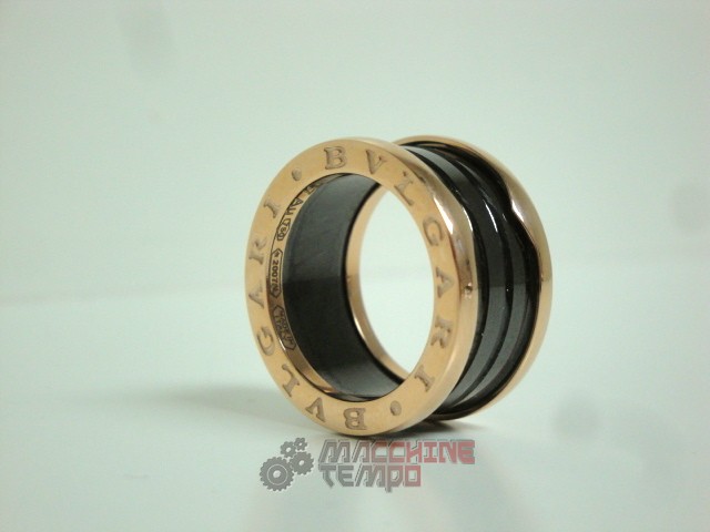 Bulgari replica gioielli anello ciondolo B.zero1 rose gold ceramica nero