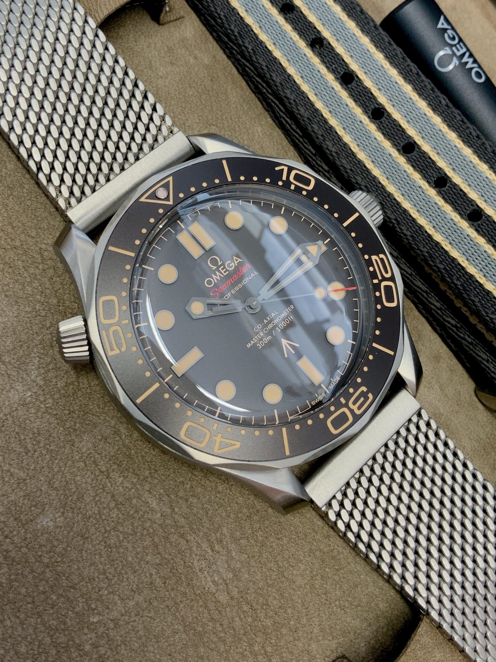 Omega replica Seamaster James Bond 007 Edition - immagine 9