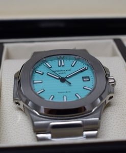 Alternative view of Patek Philippe replica nautilus 170th anniversary 5711 tiffany dial